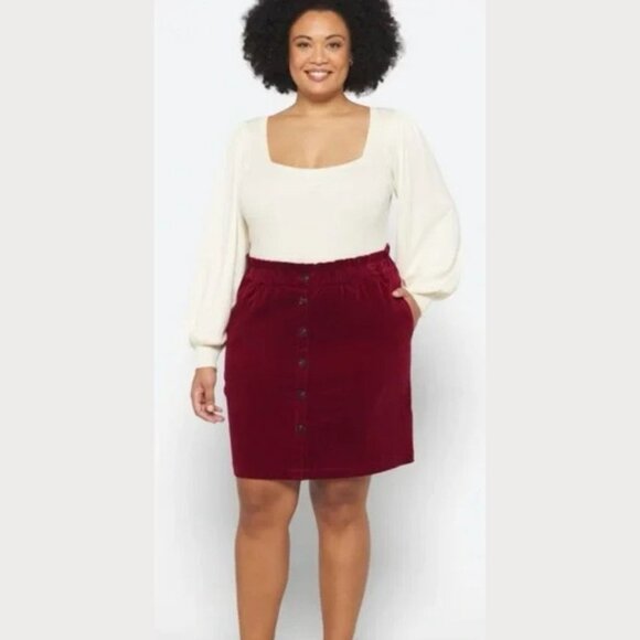 Skies Are Blue Dresses & Skirts - Skies Are Blue Curvy Burgundy Button-Front Paperbag Mini Skirt - SZ 1x - NWT